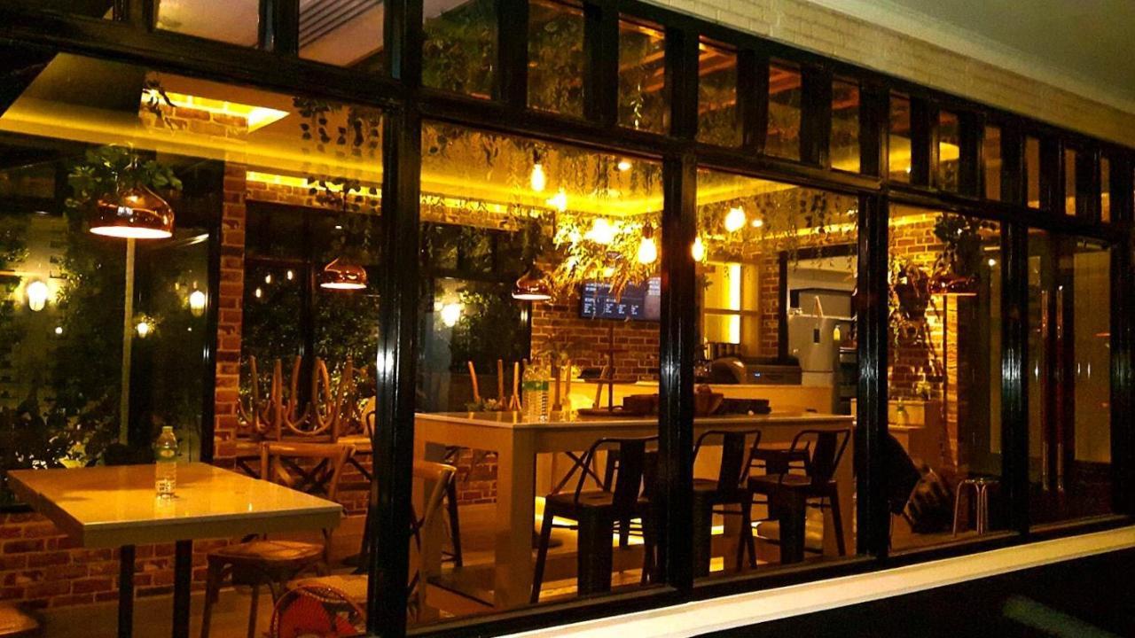 Siam Bright Suite Bangkok Exterior foto